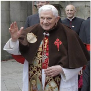 ⚫ La Junta General de Cofradías y Hermandades quiere expresar su pésame por el fallecimiento de Joseph Ratzinger, Benedicto XVI, y nos sumamos a las plegarias de toda la Cristiandad por el eterno descanso de su alma.